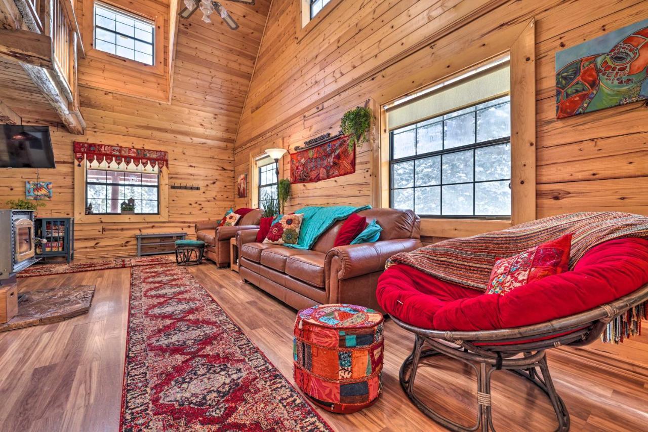 Rustic Duck Creek Village Cabin With Fire Pit! 외부 사진