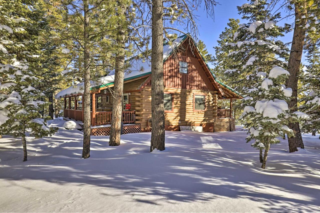 Rustic Duck Creek Village Cabin With Fire Pit! 외부 사진
