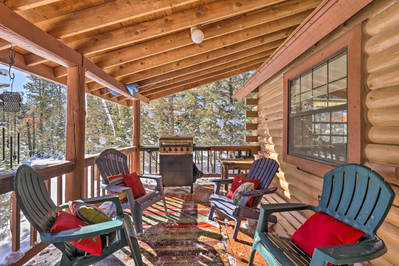 Rustic Duck Creek Village Cabin With Fire Pit! 외부 사진