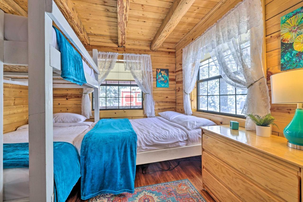 Rustic Duck Creek Village Cabin With Fire Pit! 외부 사진